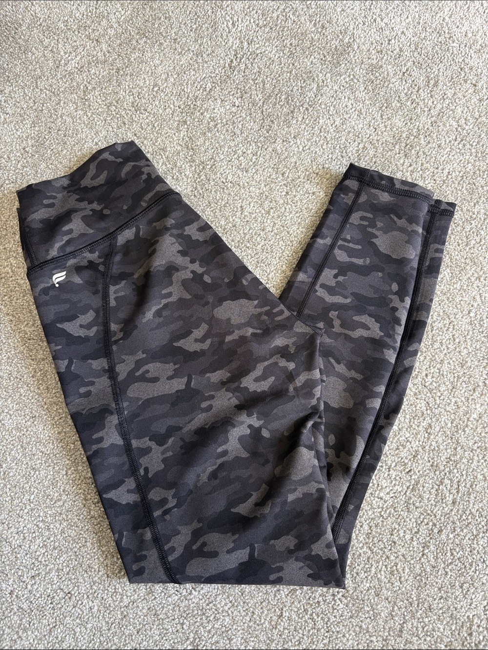 Fabletics Black & Gray Camo Kids Leggings, girls size 10, (164)